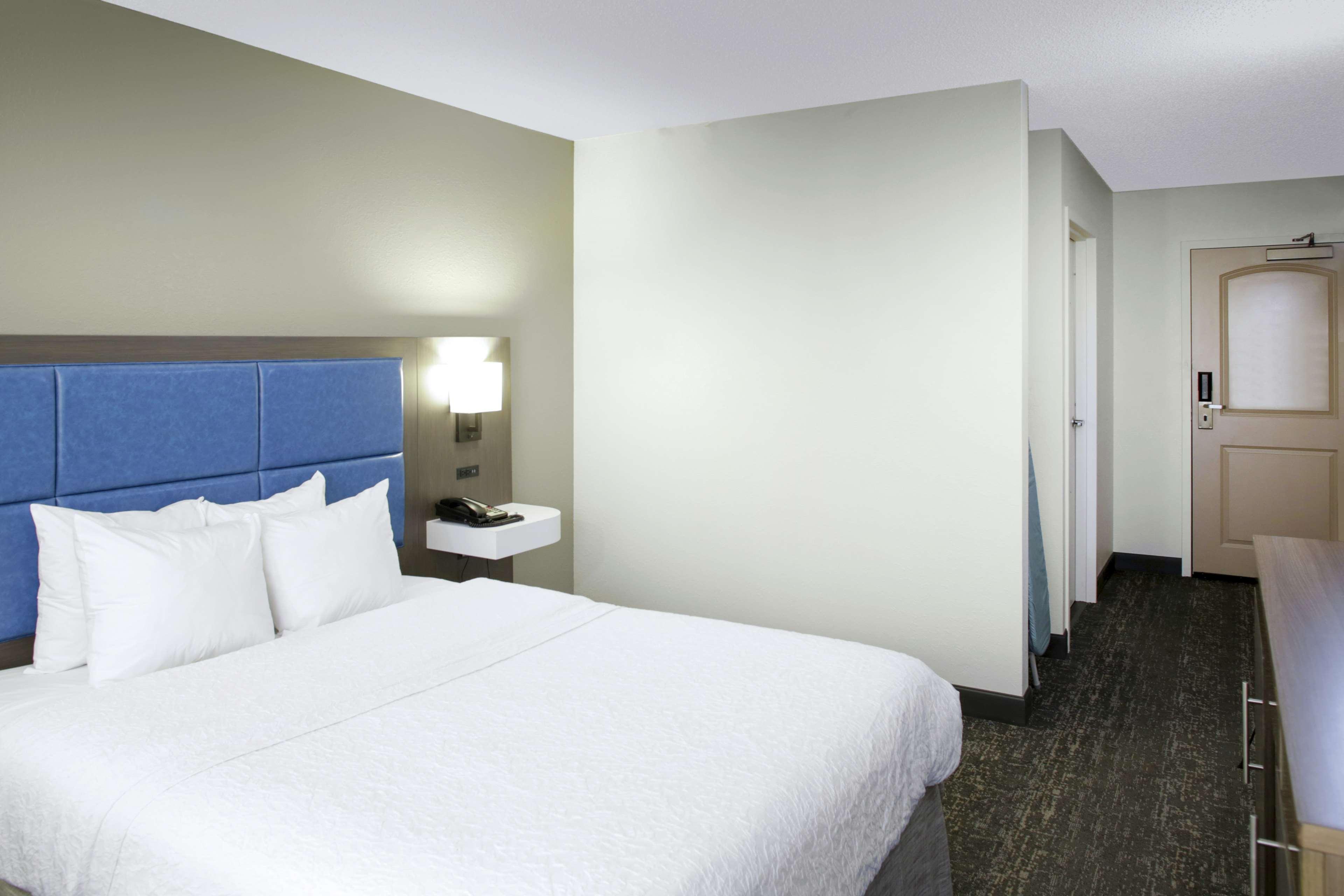 Hampton Inn Chicago Elgin/I-90 Экстерьер фото