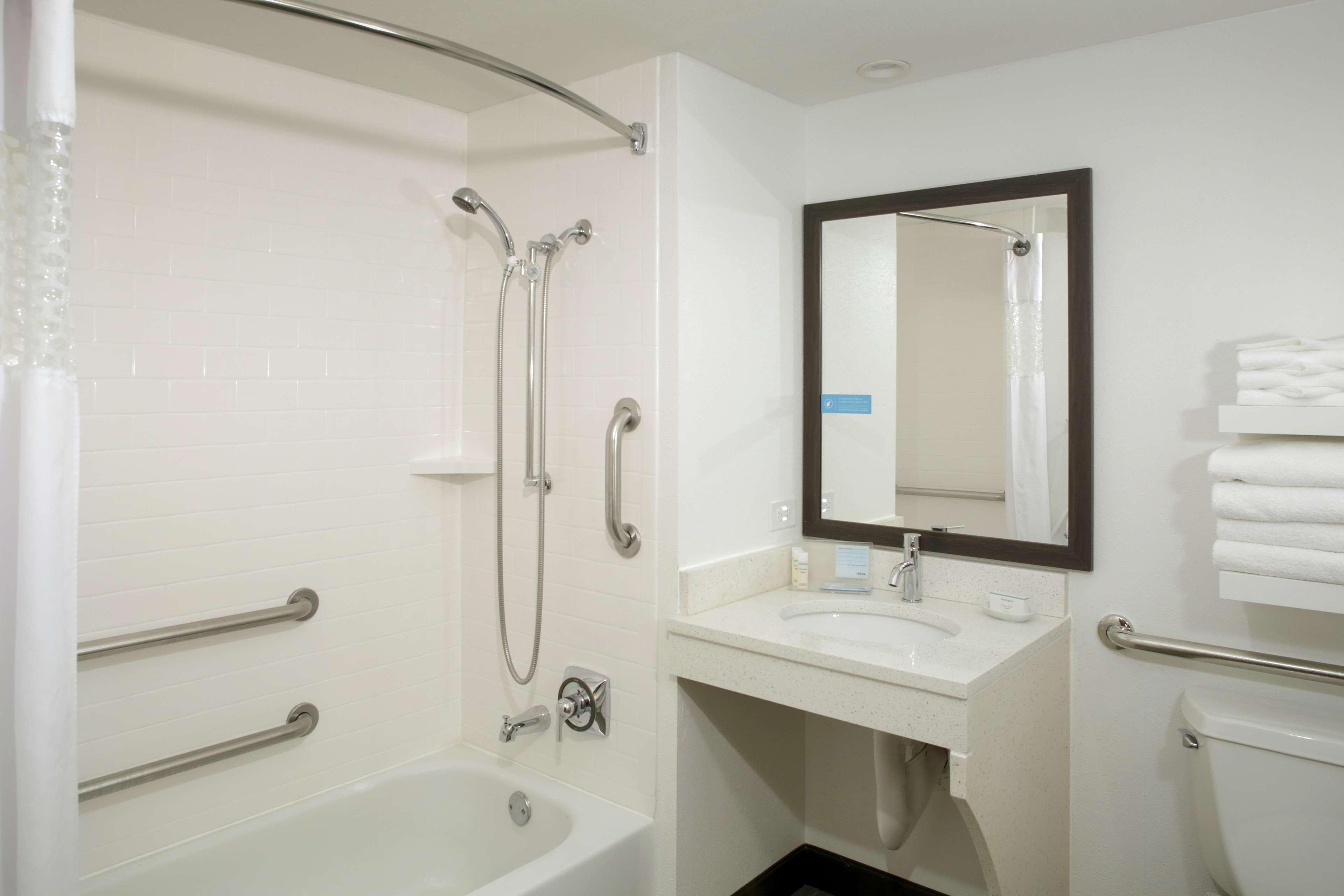 Hampton Inn Chicago Elgin/I-90 Экстерьер фото