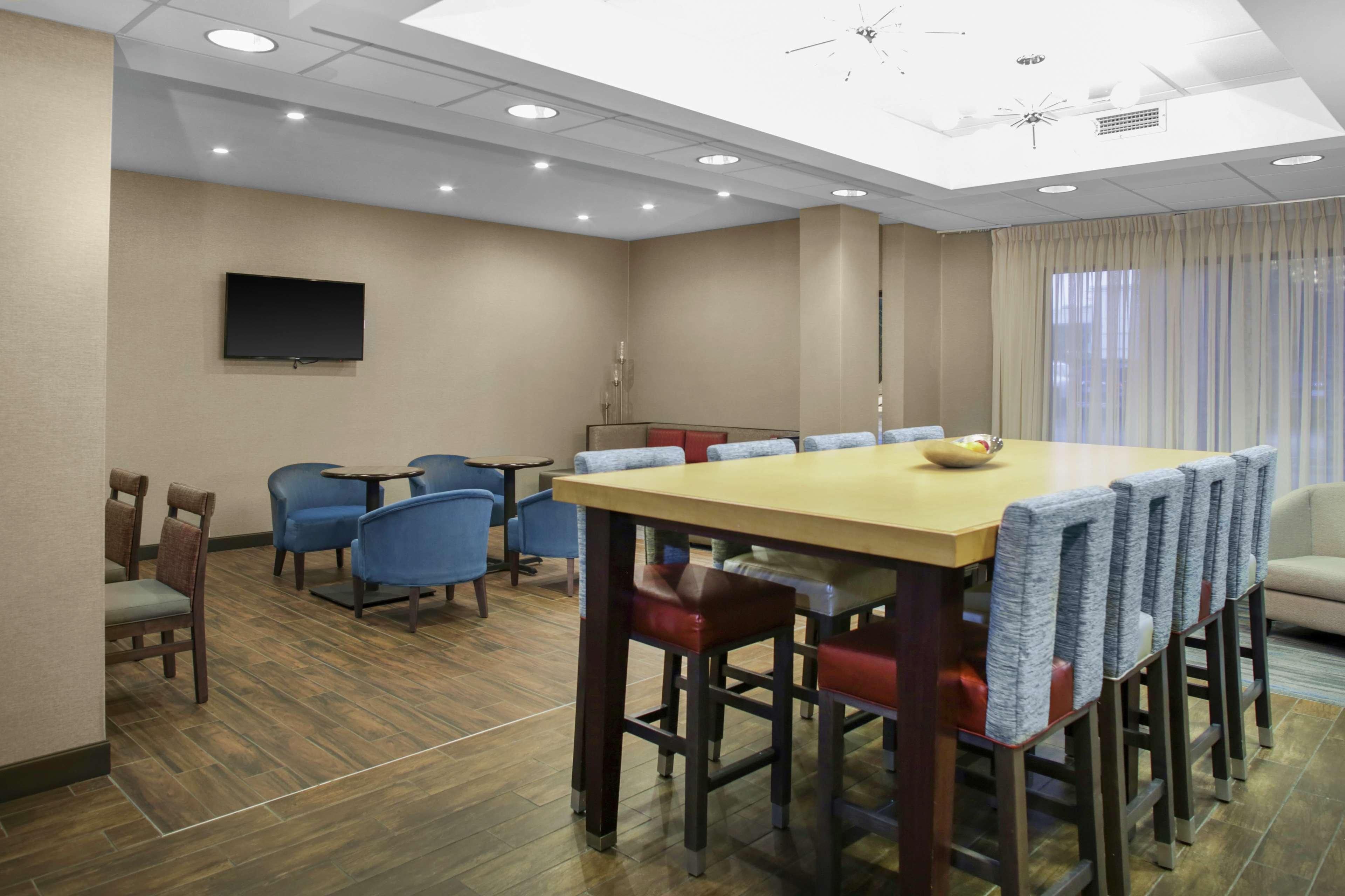 Hampton Inn Chicago Elgin/I-90 Экстерьер фото