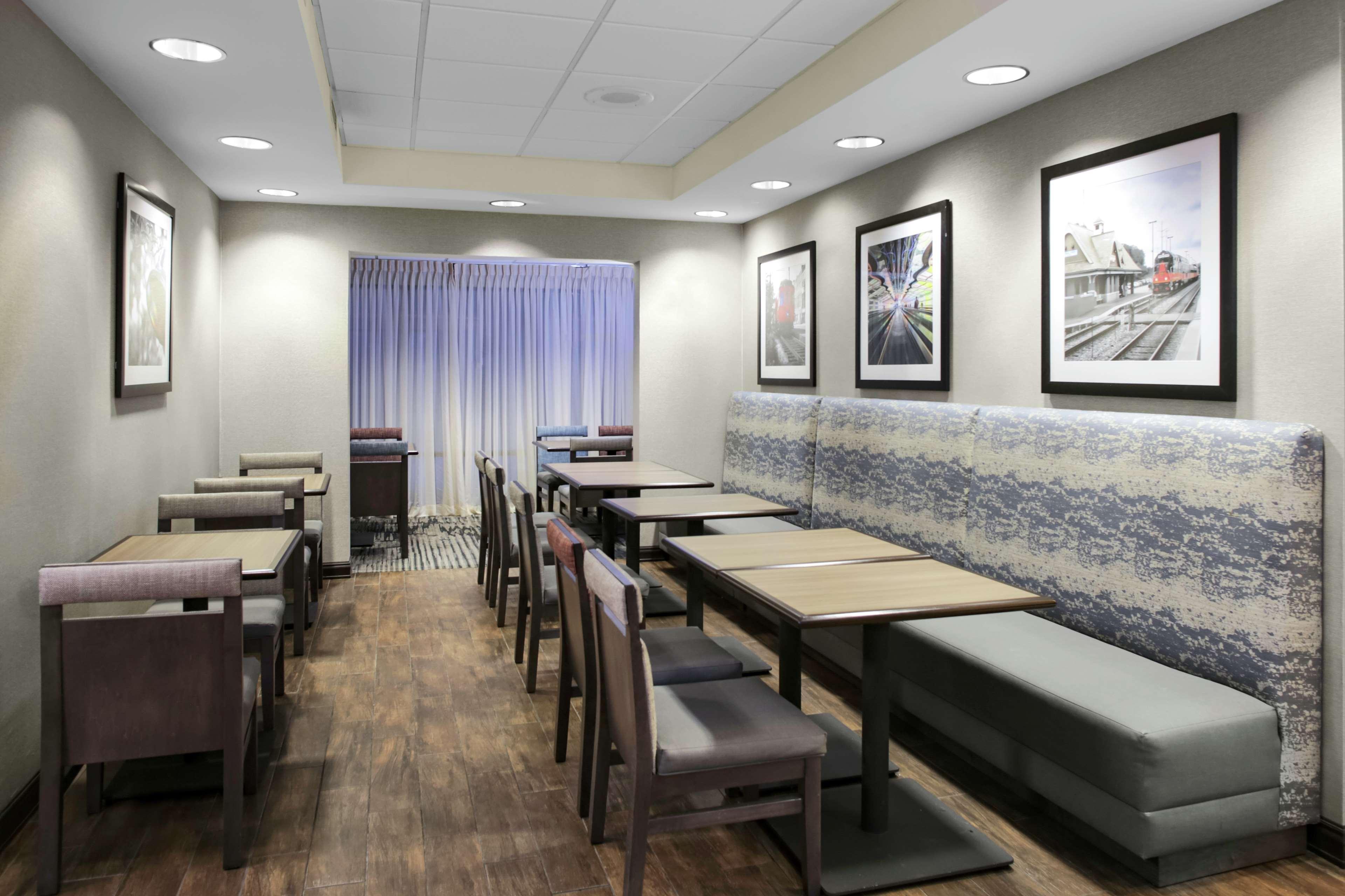 Hampton Inn Chicago Elgin/I-90 Экстерьер фото