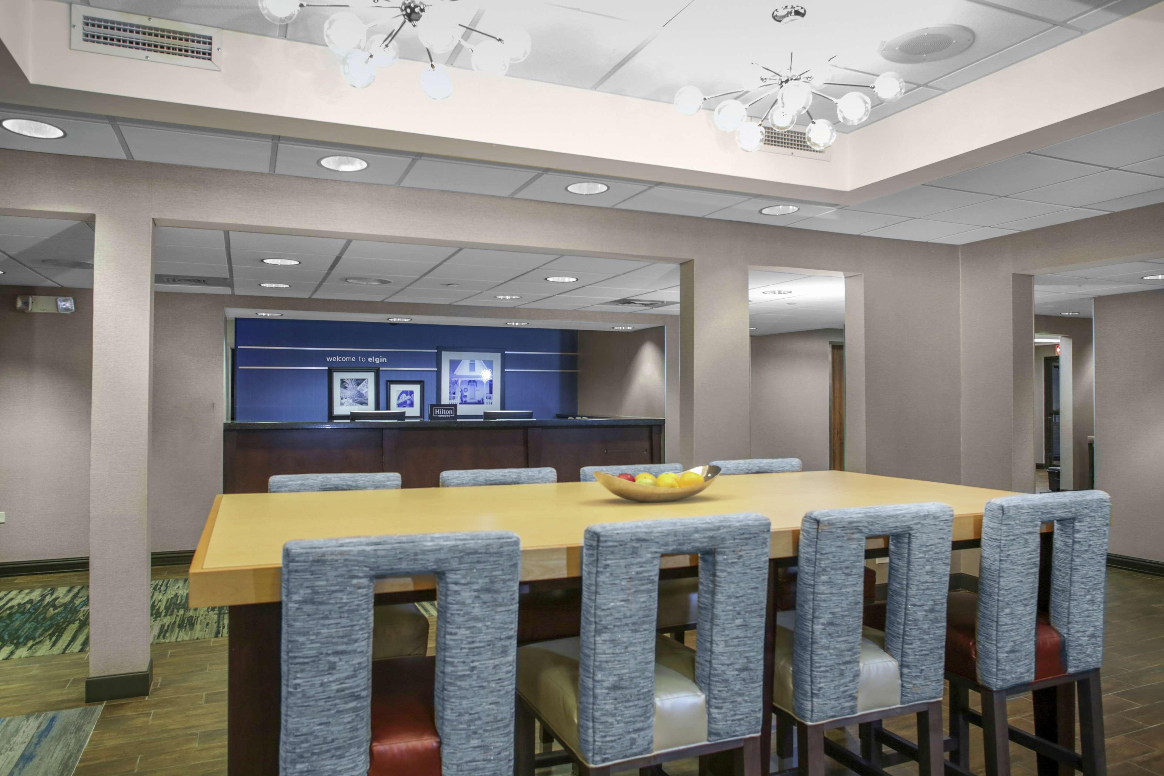 Hampton Inn Chicago Elgin/I-90 Экстерьер фото
