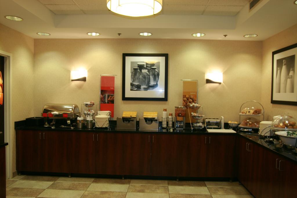 Hampton Inn Chicago Elgin/I-90 Экстерьер фото